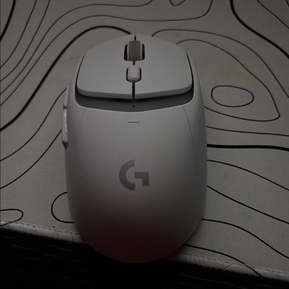 Logitech White Ergonomic Wireless Mouse